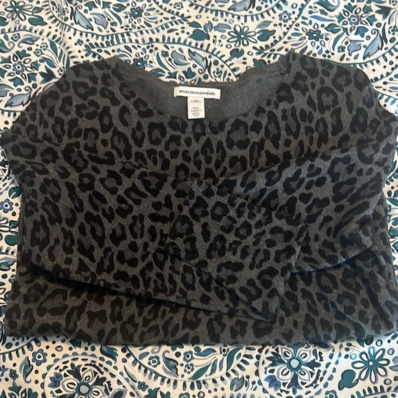 Cheetah Sweater - Picture 1 of 2